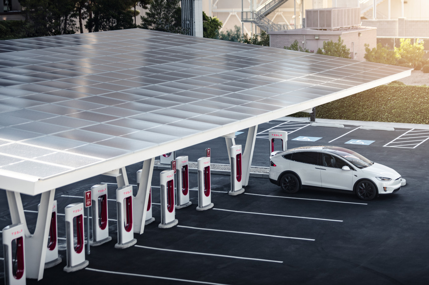 Tesla : une super station capable de recharger 1500 voitures par jour